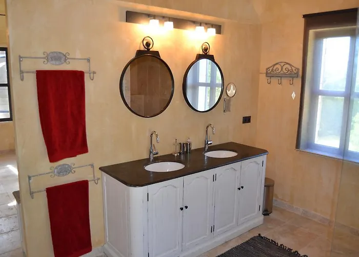 Mas Ste Helene Dom wakacyjny Céreste